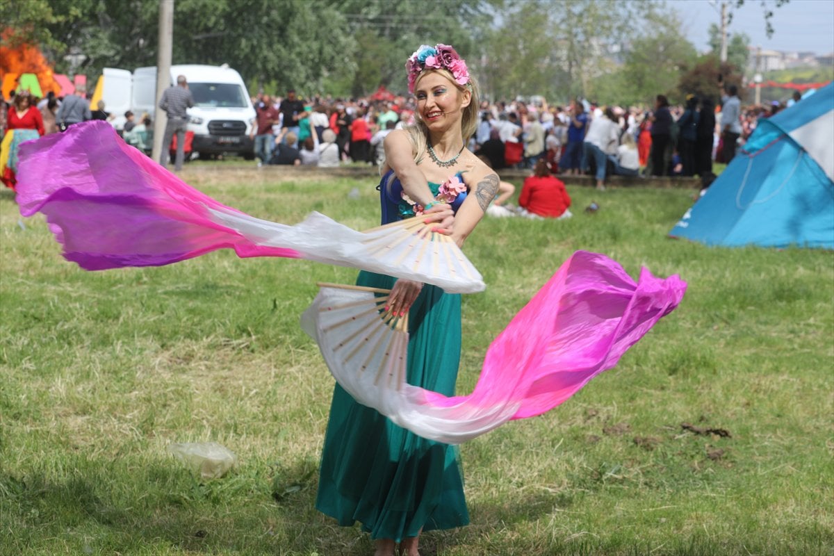 Edirne'de Kakava Şenliği'nden renkli görüntüler