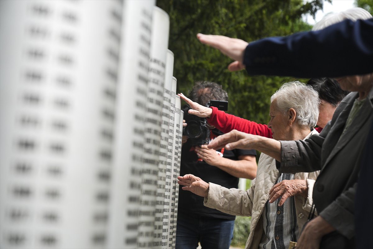 Bosna Hersek'te, Saraybosna kuşatmasında öldürülen 1601 çocuk anıldı