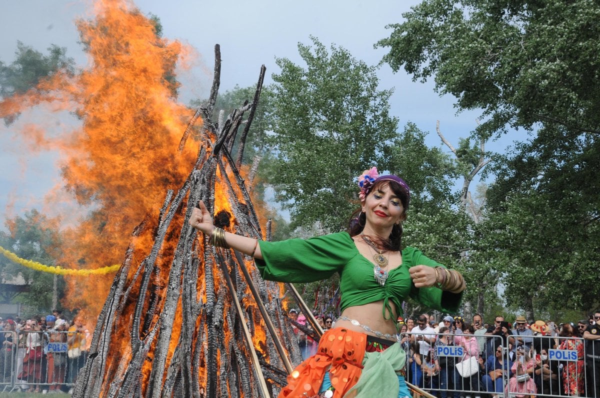 Edirne'de Kakava Şenliği'nden renkli görüntüler