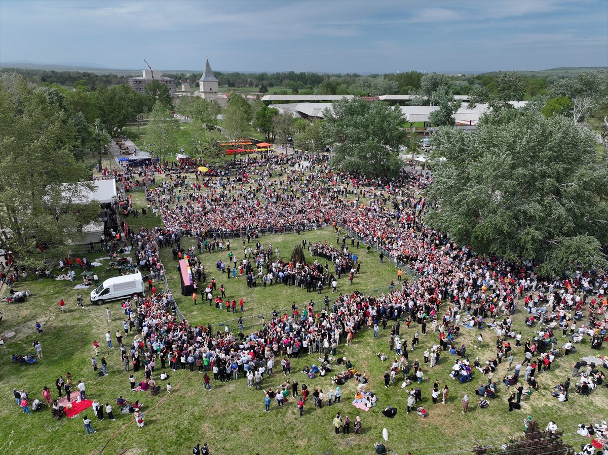 Edirne'de Kakava Şenliği'nden renkli görüntüler