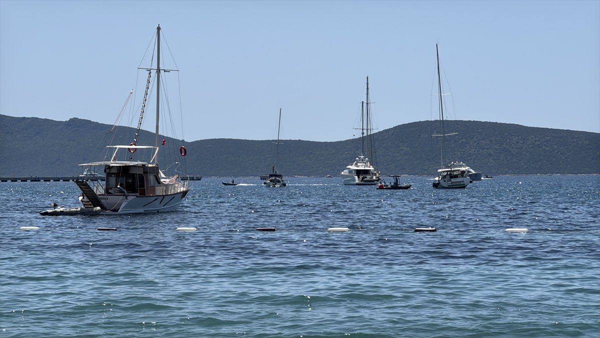 Muğla ve Antalya’da yaz erken geldi, sahiller doldu taştı