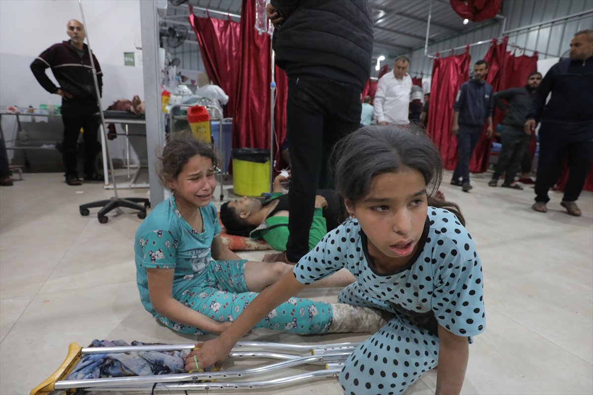 Gazze’de sivillerin sığındığı okul bombalandı