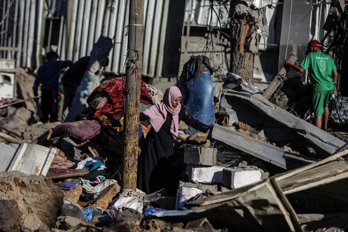 Gazze’de sivillerin sığındığı okul bombalandı