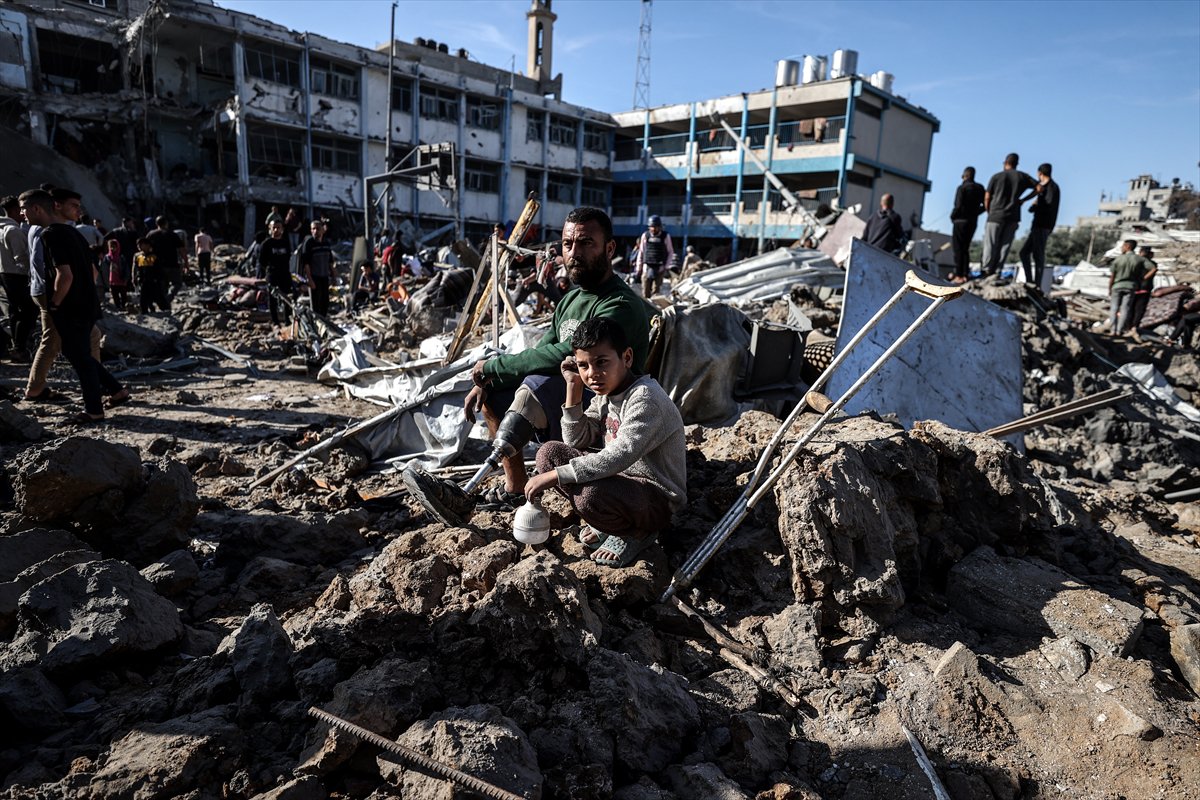 Gazze’de sivillerin sığındığı okul bombalandı