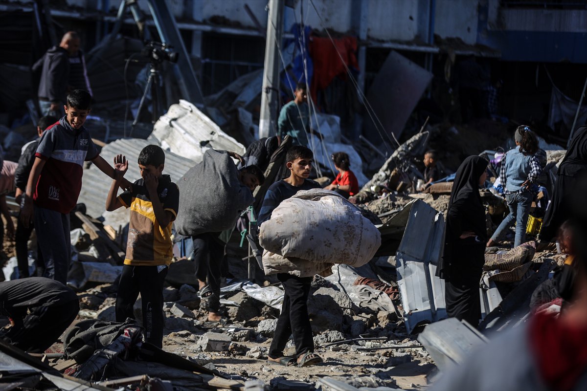 Gazze’de sivillerin sığındığı okul bombalandı