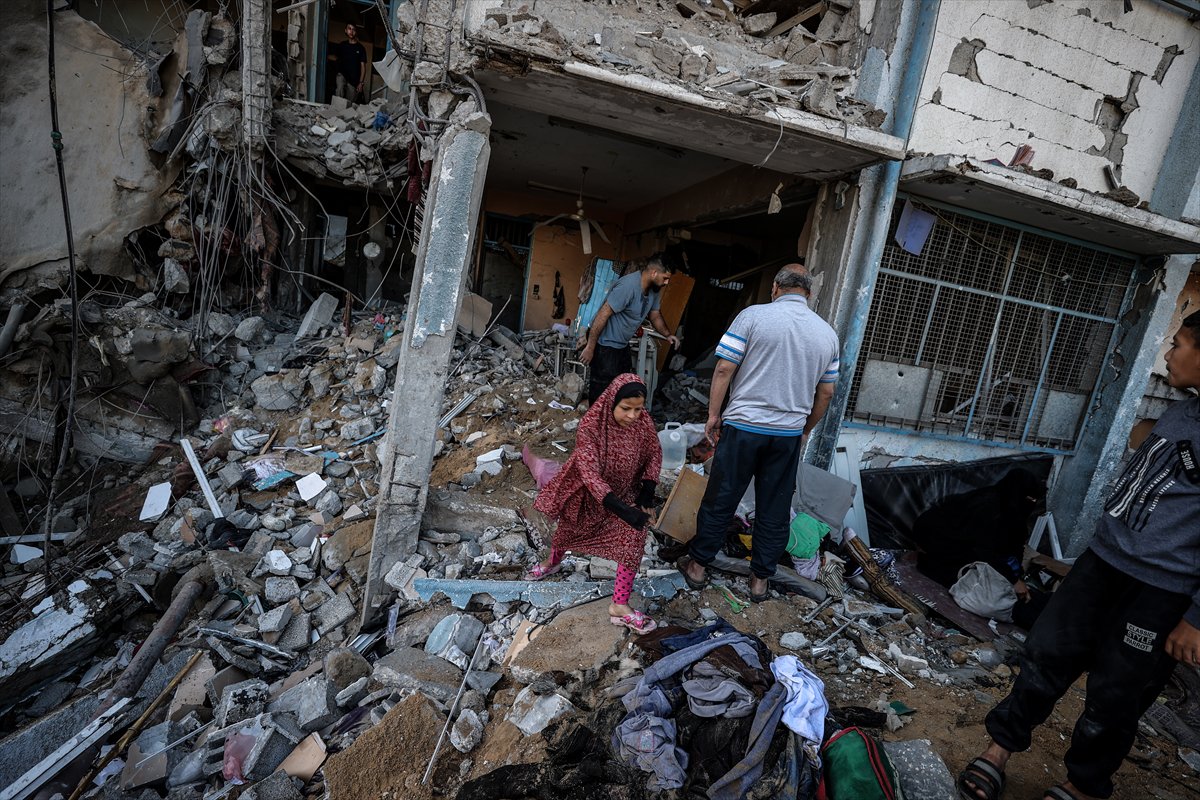 Gazze’de sivillerin sığındığı okul bombalandı