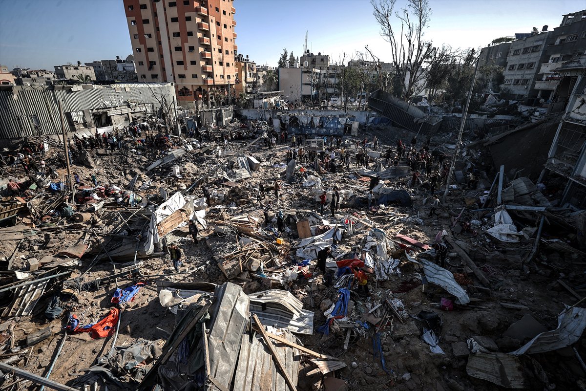 Gazze’de sivillerin sığındığı okul bombalandı