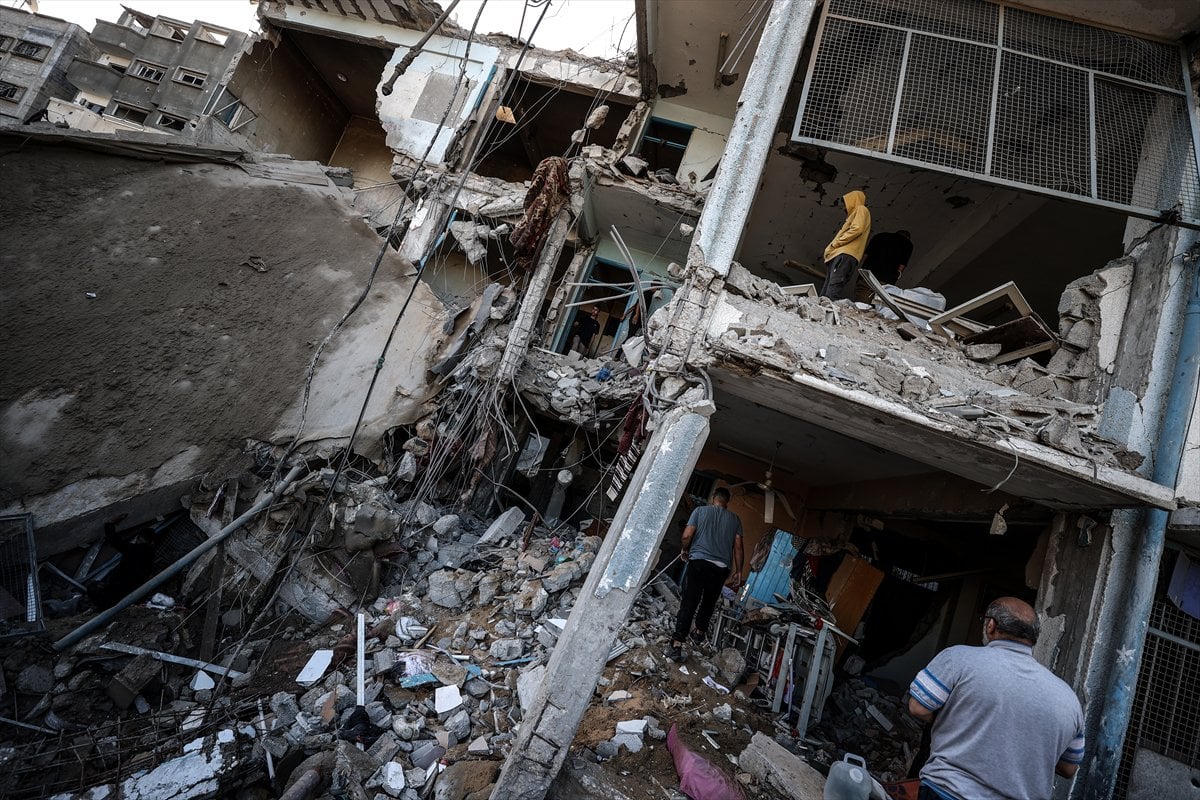 Gazze’de sivillerin sığındığı okul bombalandı