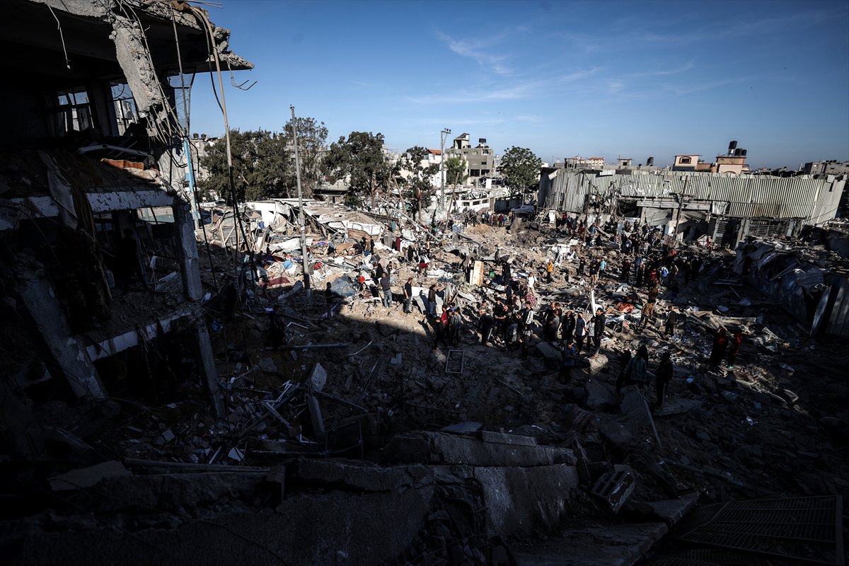 Gazze’de sivillerin sığındığı okul bombalandı