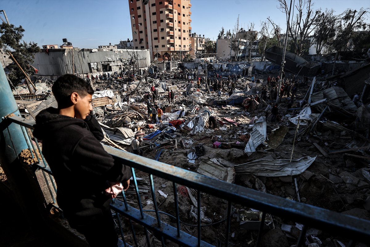 Gazze’de sivillerin sığındığı okul bombalandı