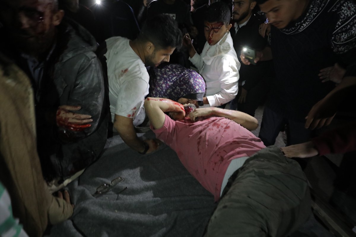 Gazze’de sivillerin sığındığı okul bombalandı