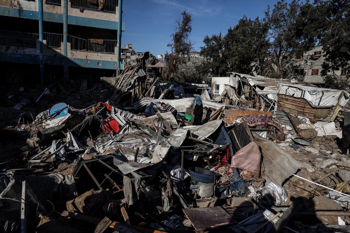 Gazze’de sivillerin sığındığı okul bombalandı
