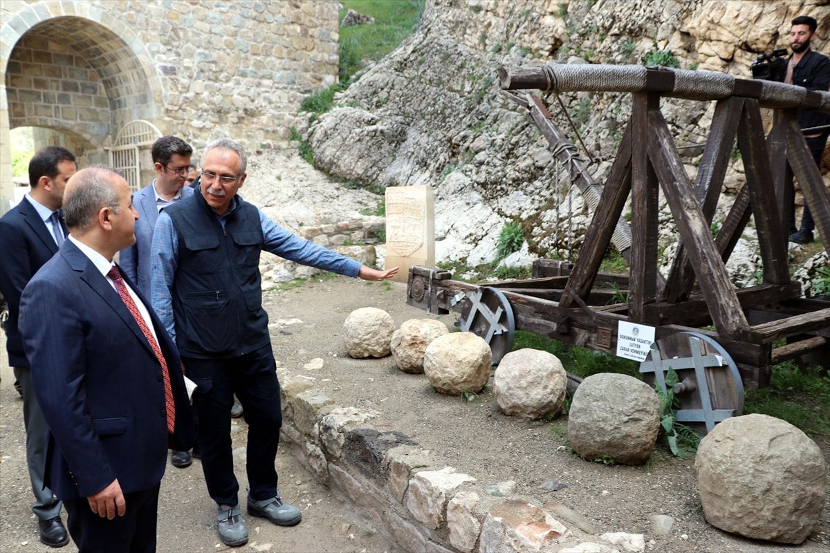 Harput Kalesi’nde tarih yeniden gün yüzüne çıkıyor