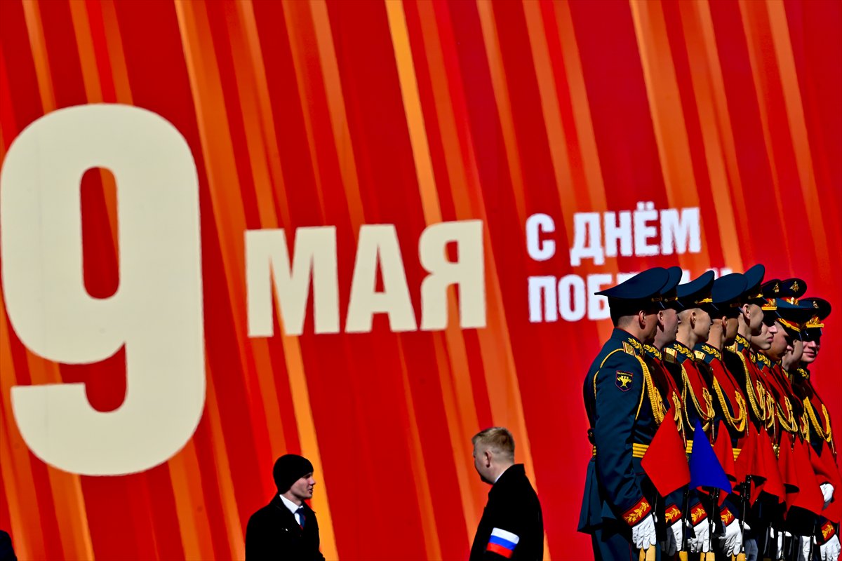 Kızıl Meydan'da Zafer Günü kutlaması