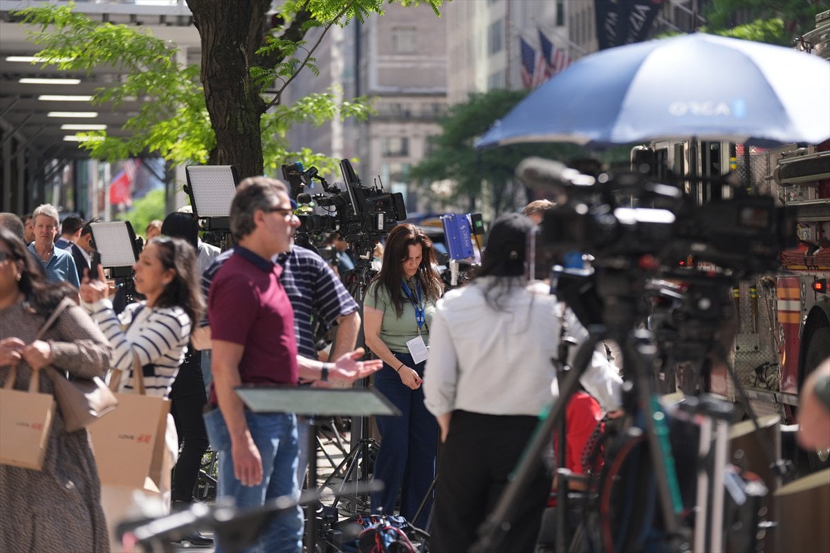 Yeni Papa’nın seçilmesiyle kutlamalar başladı