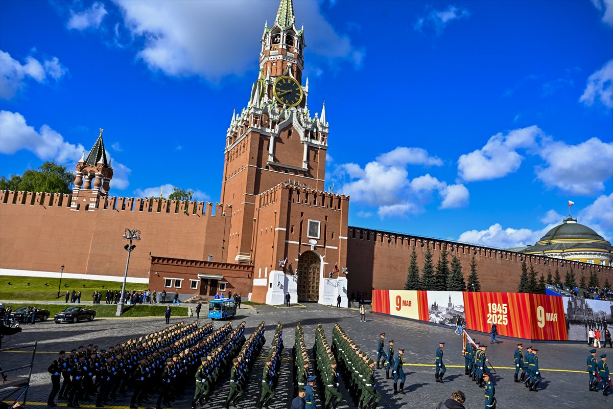 Kızıl Meydan'da Zafer Günü kutlaması