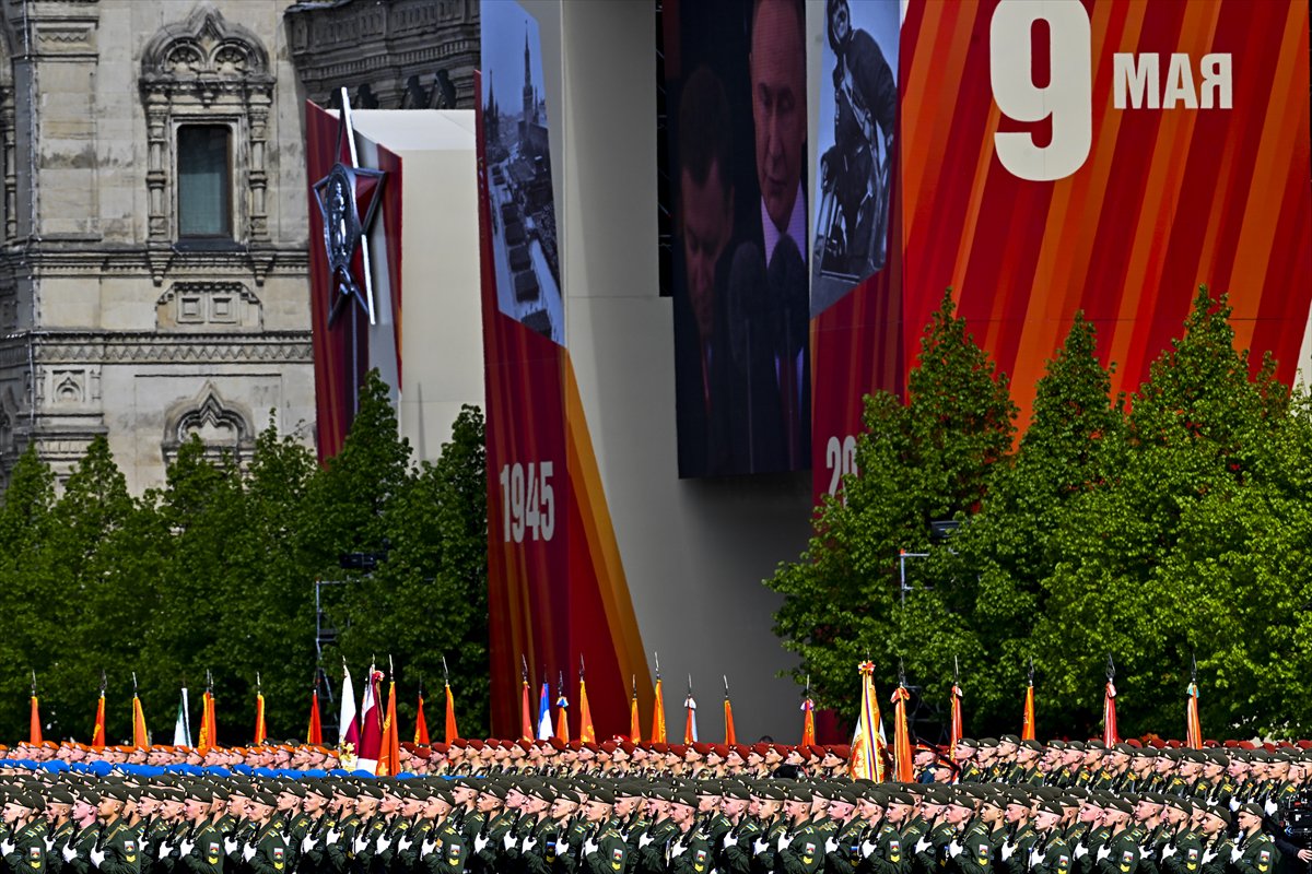 Kızıl Meydan'da Zafer Günü kutlaması