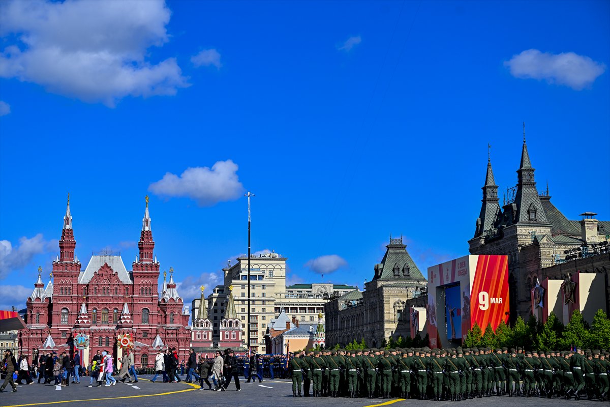 Kızıl Meydan'da Zafer Günü kutlaması