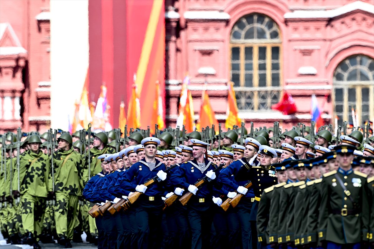 Kızıl Meydan'da Zafer Günü kutlaması