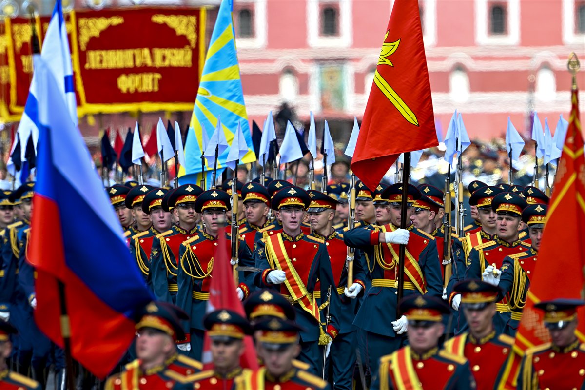 Kızıl Meydan'da Zafer Günü kutlaması
