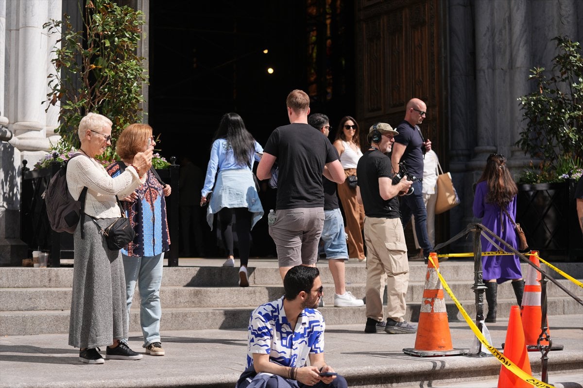 Yeni Papa’nın seçilmesiyle kutlamalar başladı