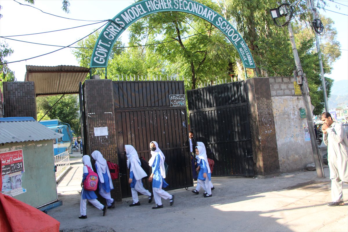 Keşmir'de okullar, ateşkesin ardından yeniden açıldı