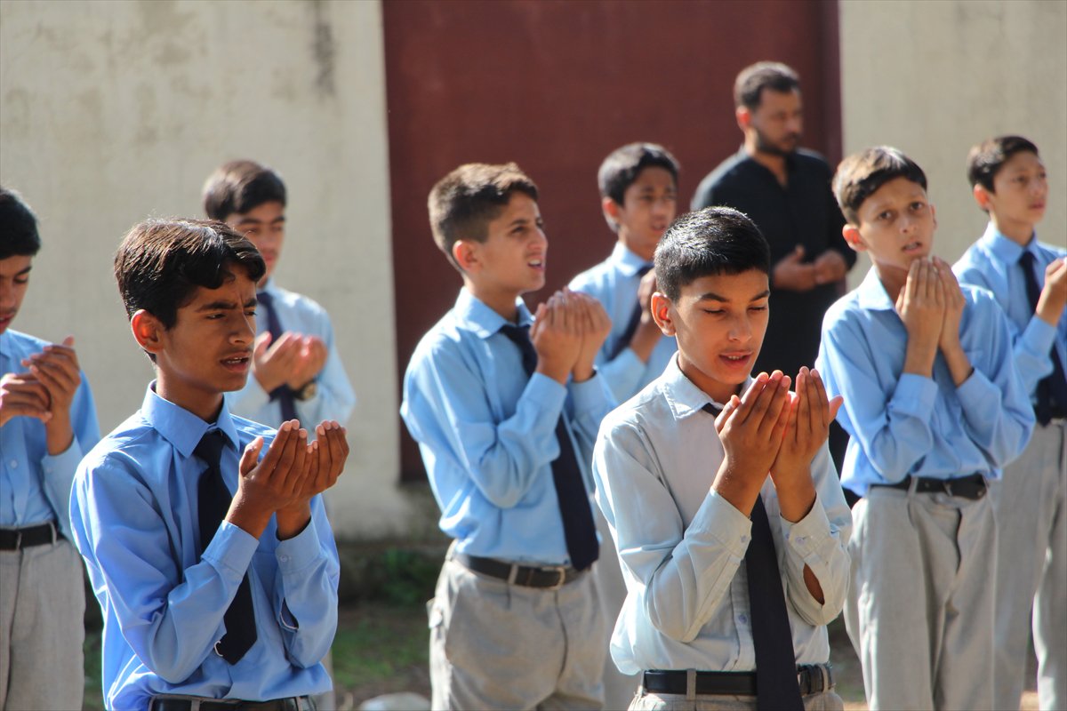 Keşmir'de okullar, ateşkesin ardından yeniden açıldı
