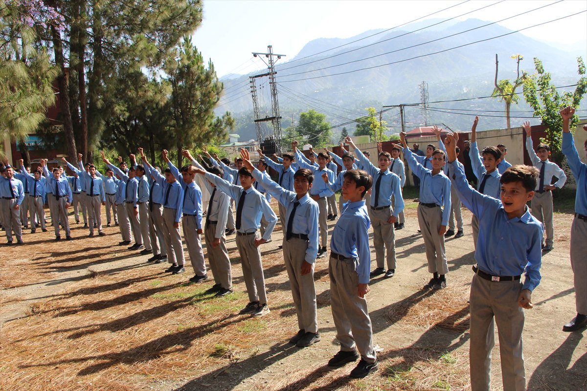 Keşmir'de okullar, ateşkesin ardından yeniden açıldı