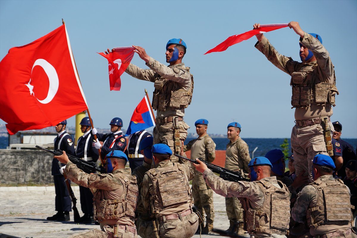 Engelliler bir günlüğüne askerlik sevinci yaşadı