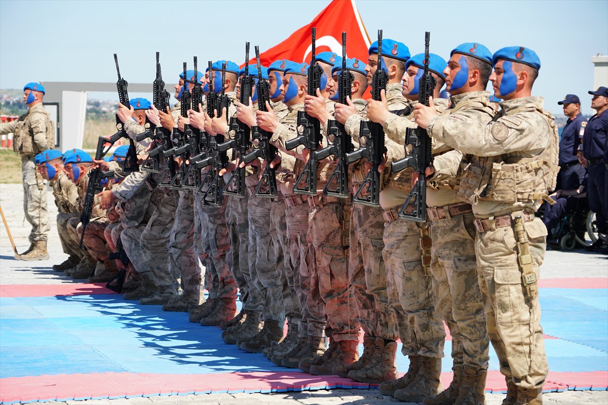 Engelliler bir günlüğüne askerlik sevinci yaşadı