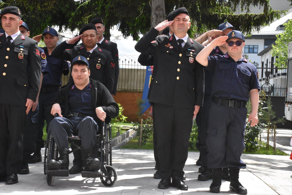 Engelliler bir günlüğüne askerlik sevinci yaşadı