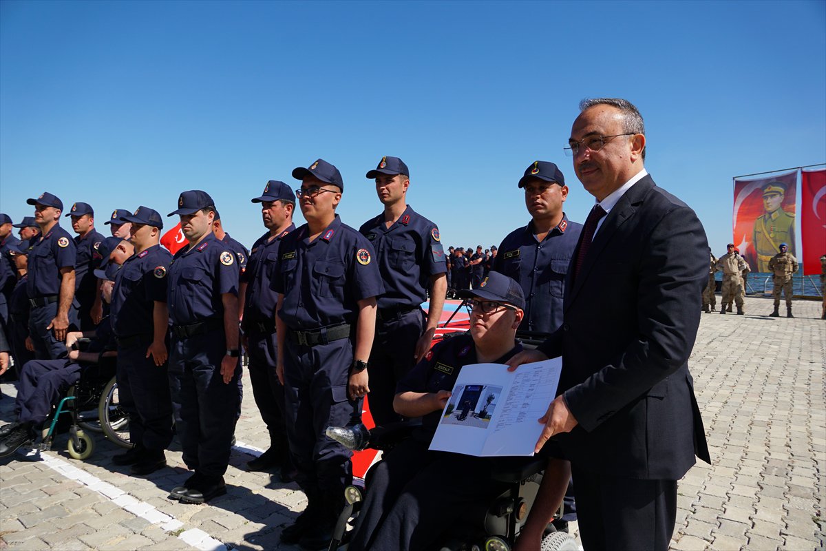 Engelliler bir günlüğüne askerlik sevinci yaşadı