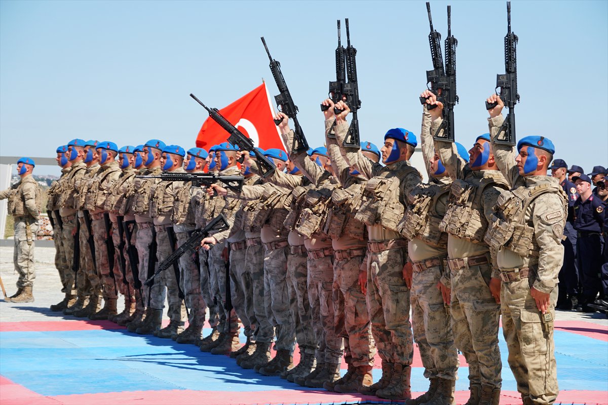 Engelliler bir günlüğüne askerlik sevinci yaşadı