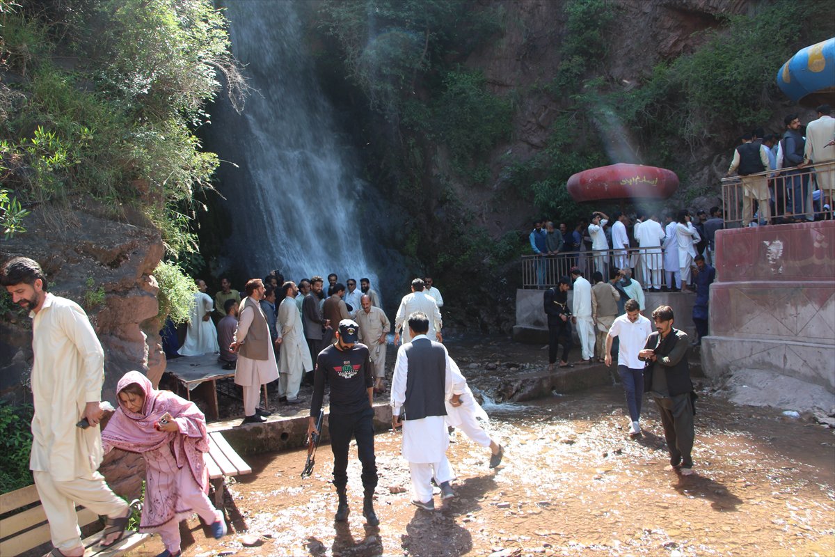 Ateşkes sonrası Azad Keşmir’de hayat yeniden canlanıyor