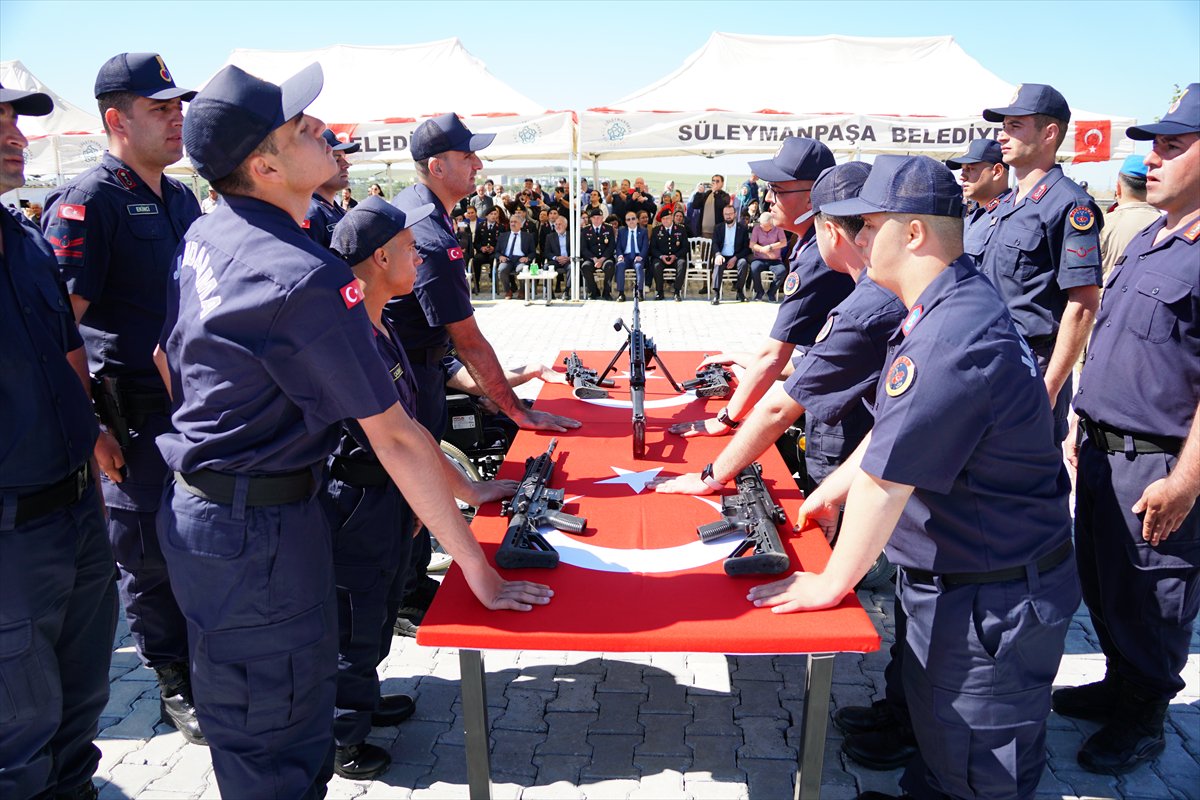 Engelliler bir günlüğüne askerlik sevinci yaşadı