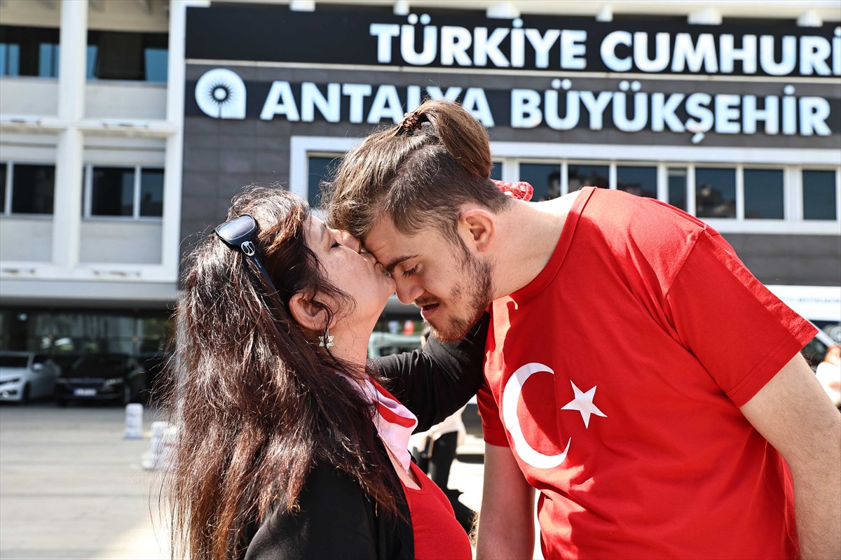 Engelliler bir günlüğüne askerlik sevinci yaşadı