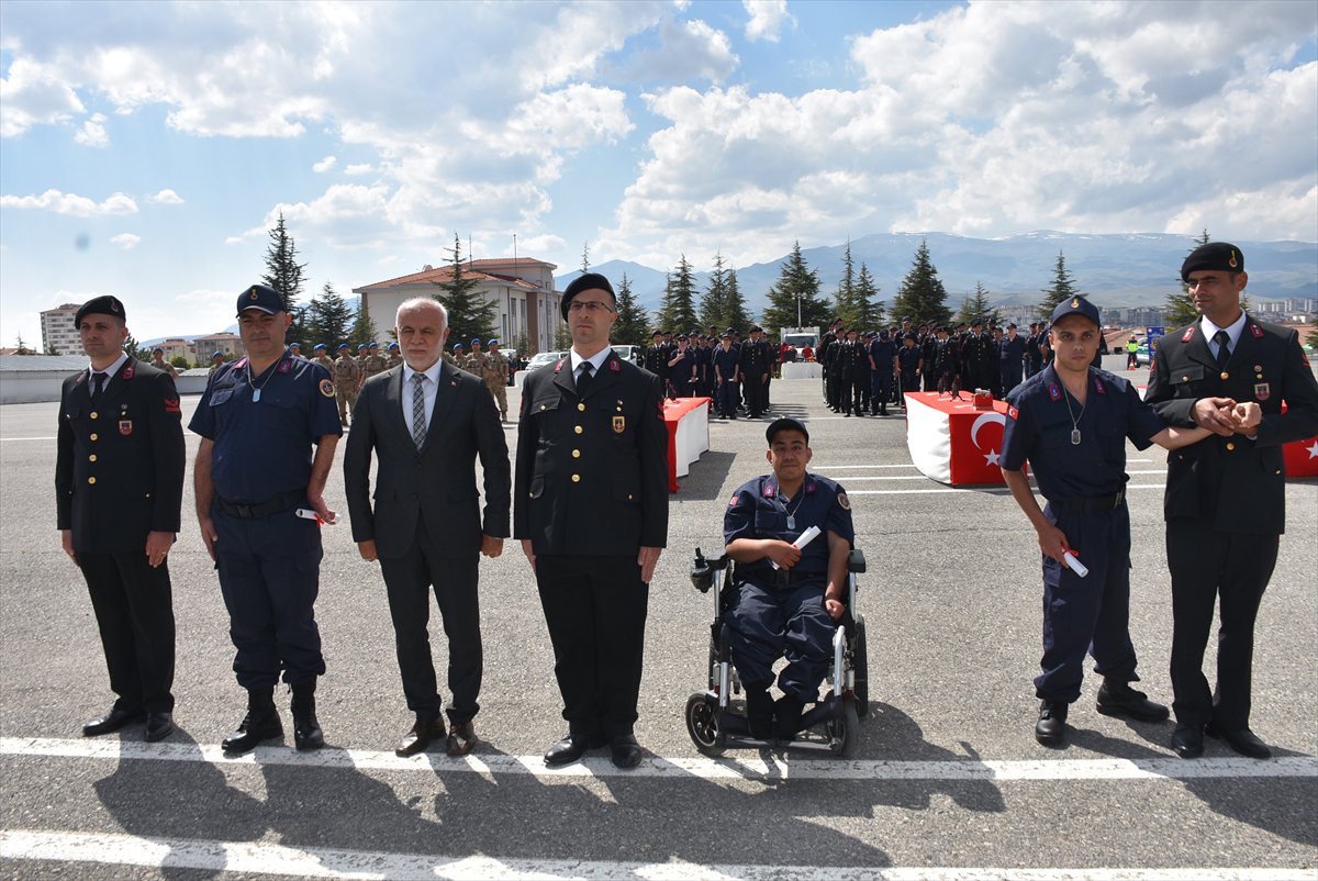 Engelliler bir günlüğüne askerlik sevinci yaşadı