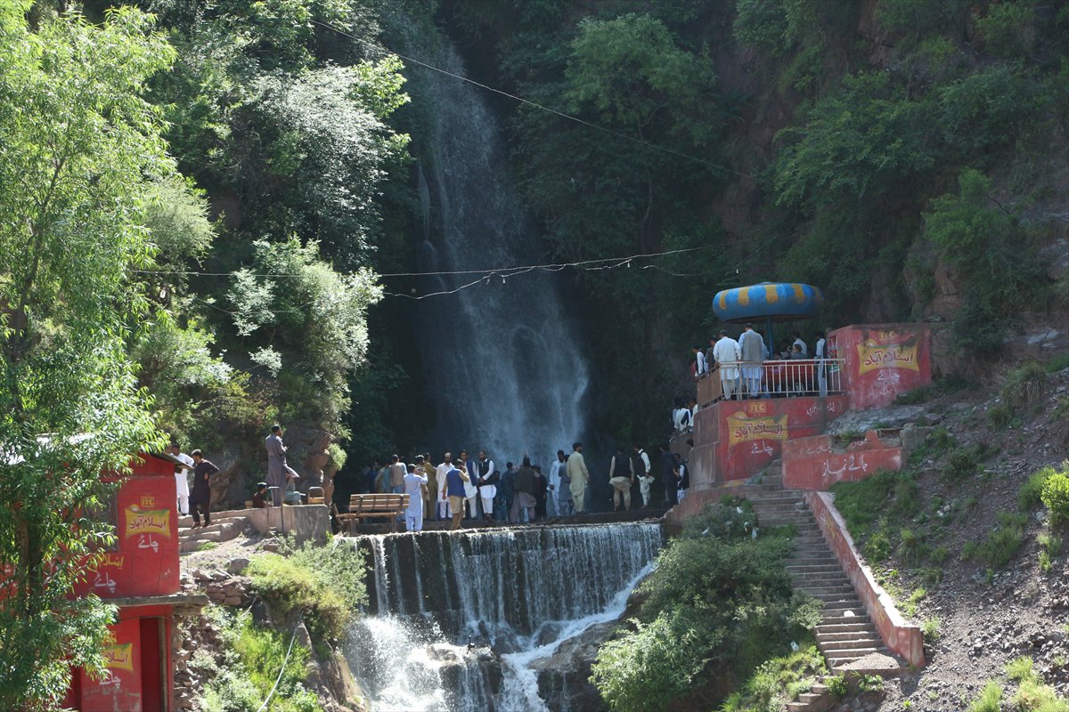 Ateşkes sonrası Azad Keşmir’de hayat yeniden canlanıyor