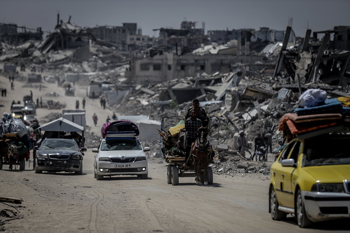 Gazze'de halk güvenli bölgelere göç etmeye başladı