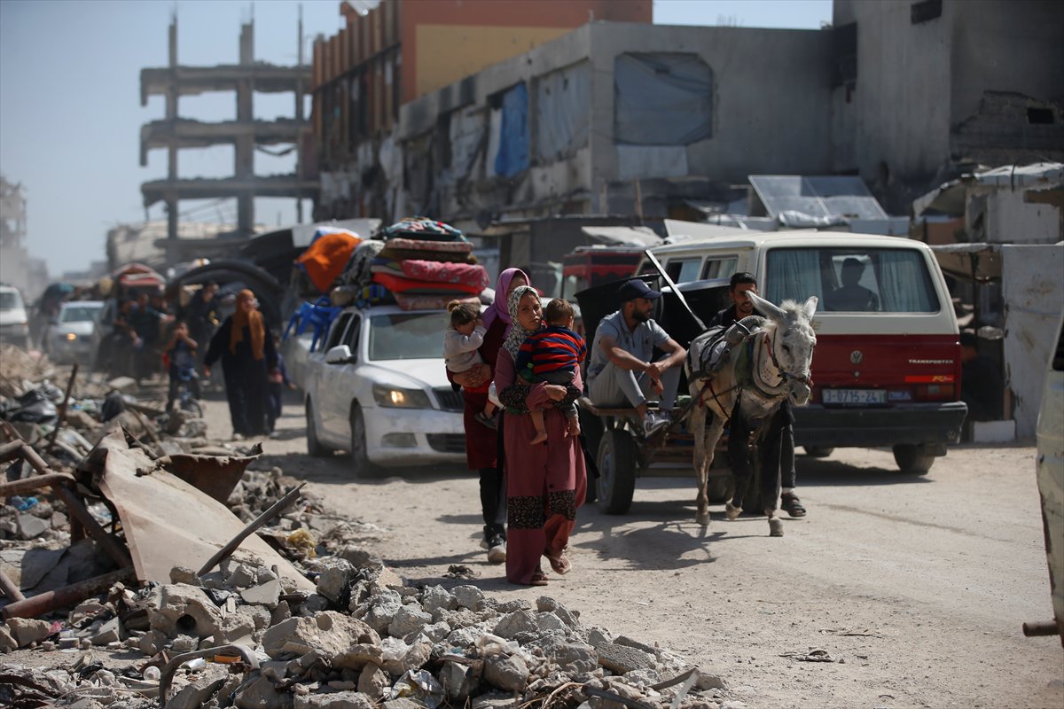 Gazze'de halk güvenli bölgelere göç etmeye başladı