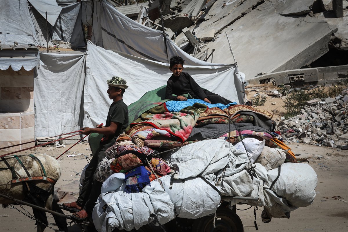 Gazze'de halk güvenli bölgelere göç etmeye başladı