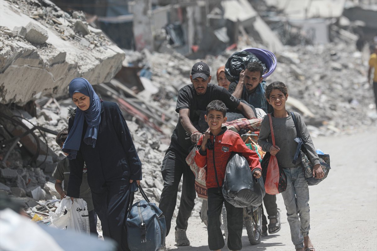 Gazze'de halk güvenli bölgelere göç etmeye başladı