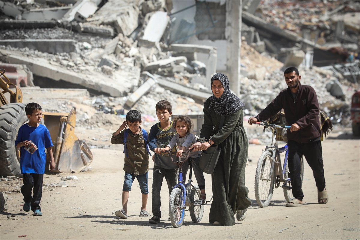 Gazze'de halk güvenli bölgelere göç etmeye başladı