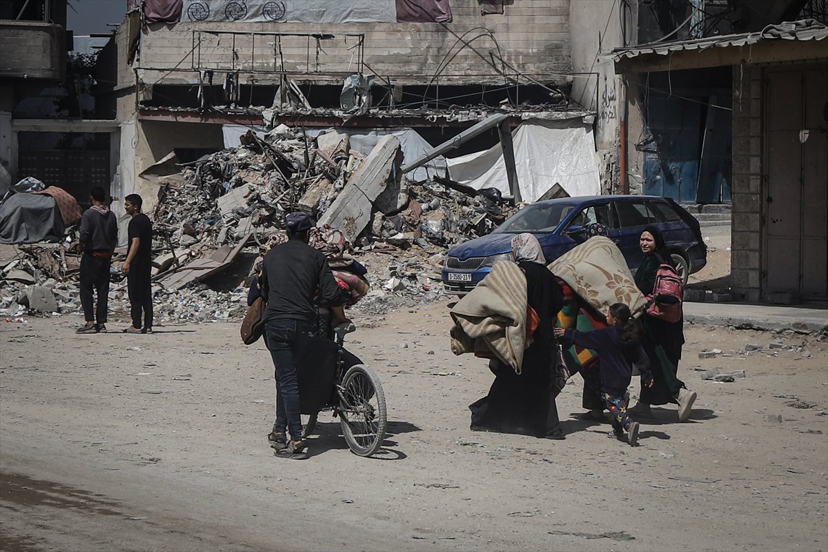 Gazze'de halk güvenli bölgelere göç etmeye başladı
