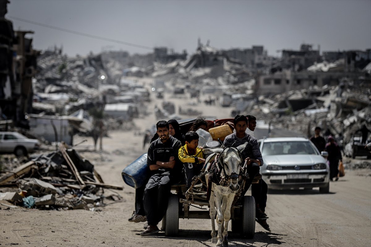 Gazze'de halk güvenli bölgelere göç etmeye başladı