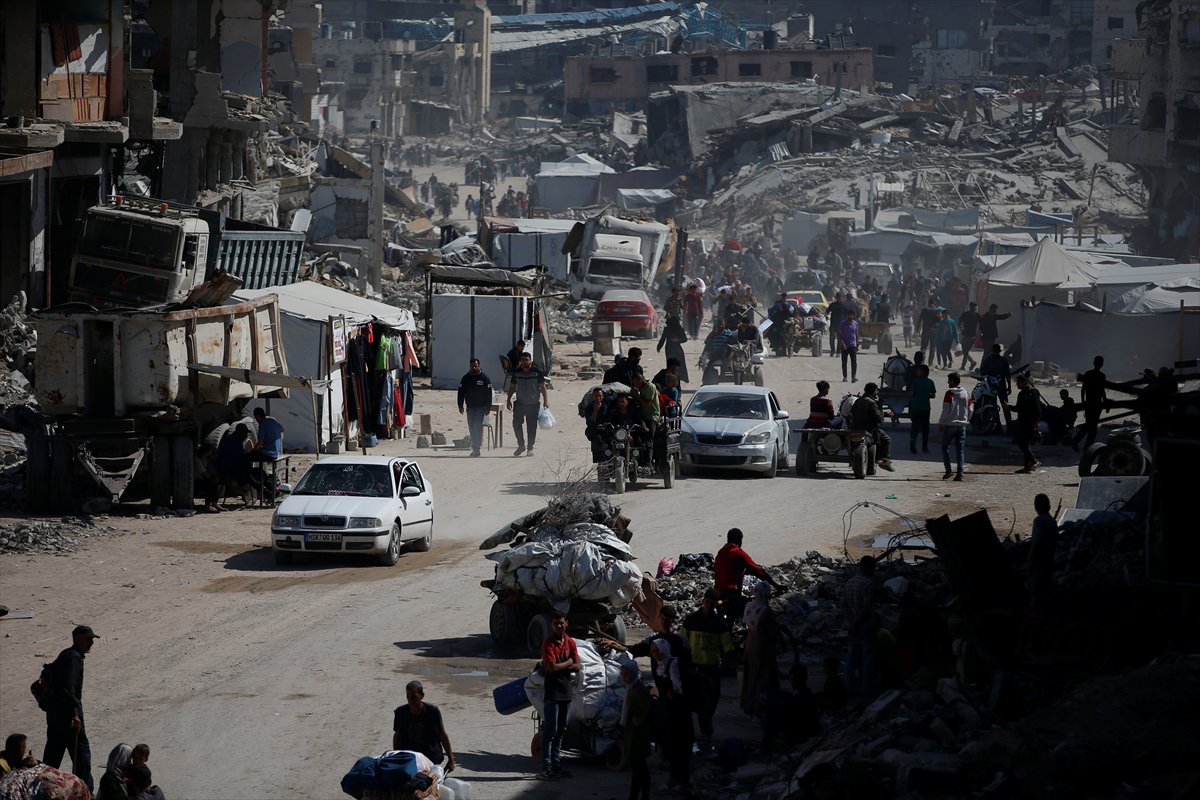 Gazze'de halk güvenli bölgelere göç etmeye başladı