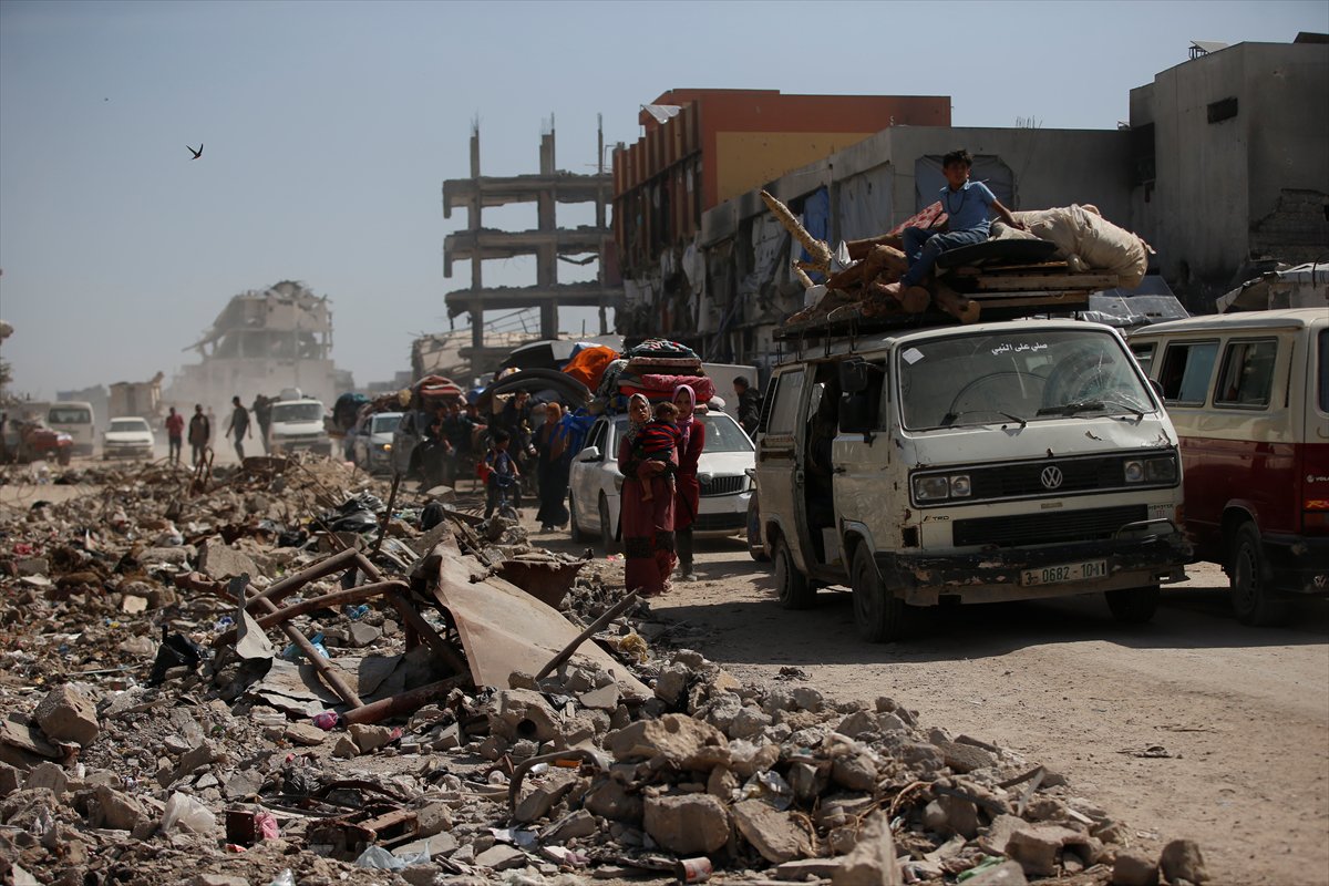 Gazze'de halk güvenli bölgelere göç etmeye başladı