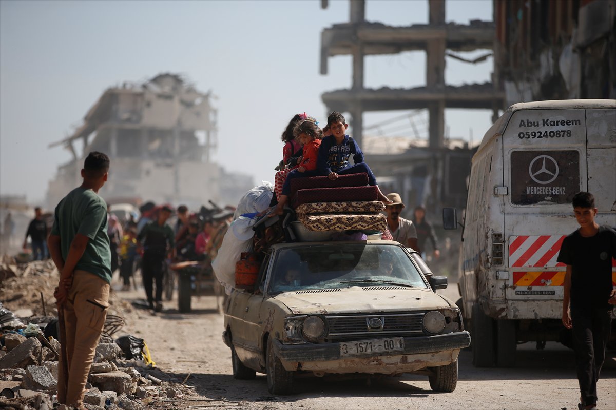 Gazze'de halk güvenli bölgelere göç etmeye başladı