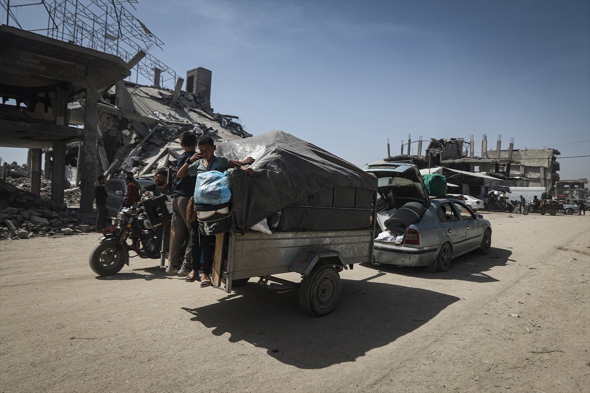 Gazze'de halk güvenli bölgelere göç etmeye başladı