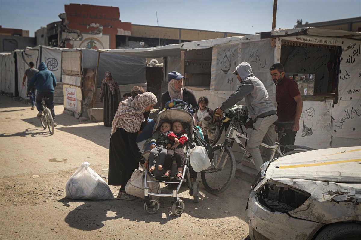 Gazze'de halk güvenli bölgelere göç etmeye başladı